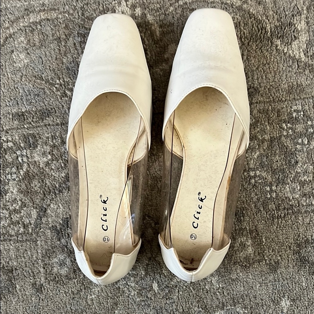 Chic White Flats Minimalist Design